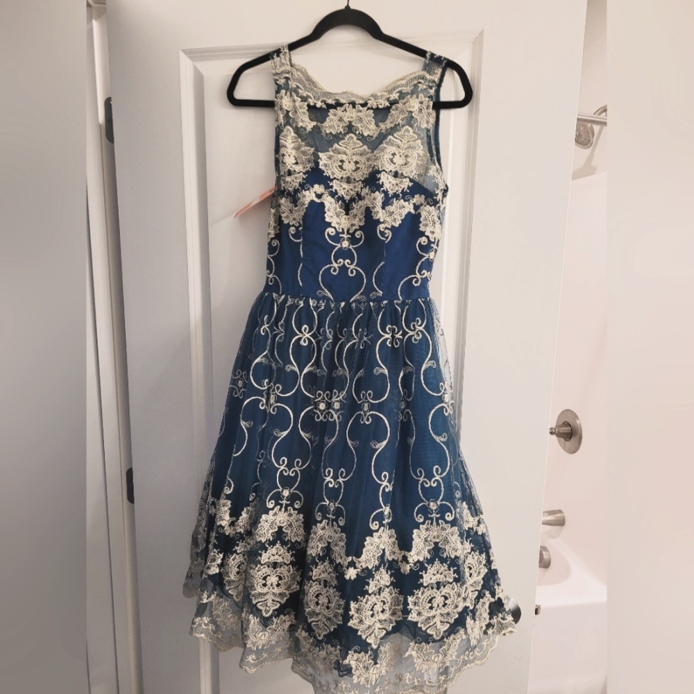 Chi Chi London teal and cream lace dress - size 4